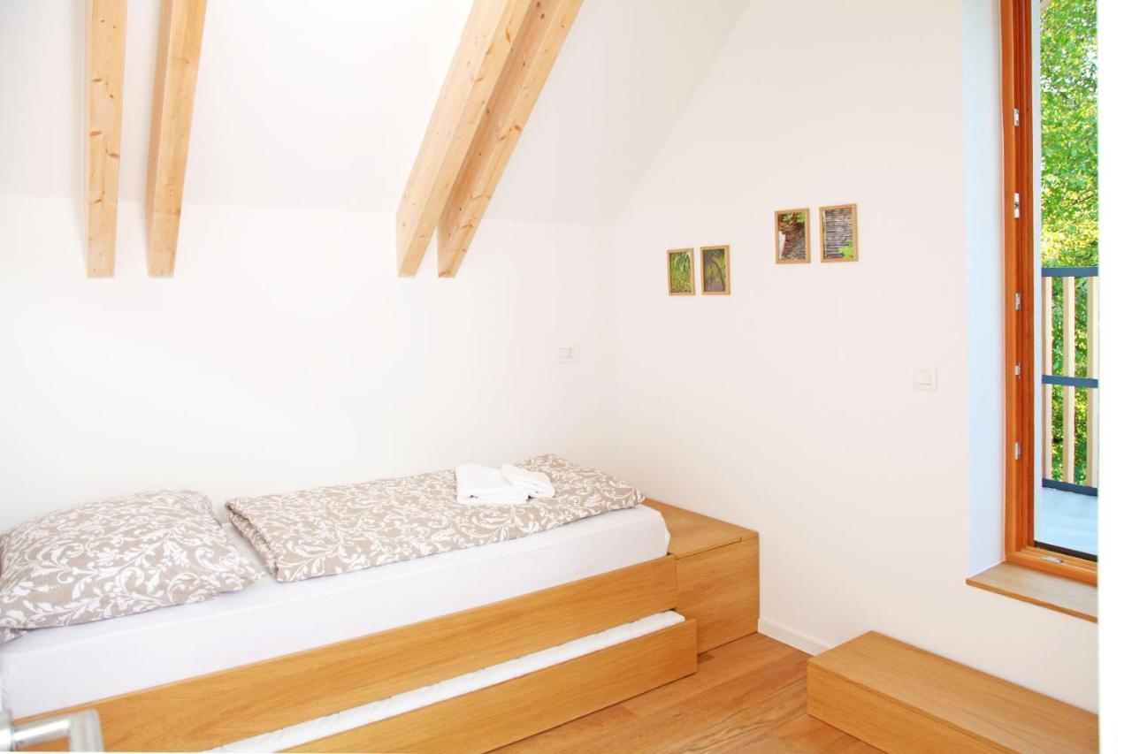 Apartment Jurijana - New 4-Bedroom Triplex With Sauna & Garden 보히니 외부 사진