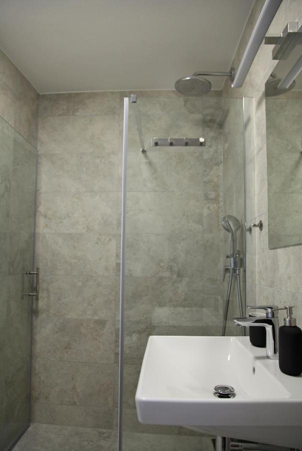 Apartment Jurijana - New 4-Bedroom Triplex With Sauna & Garden 보히니 외부 사진